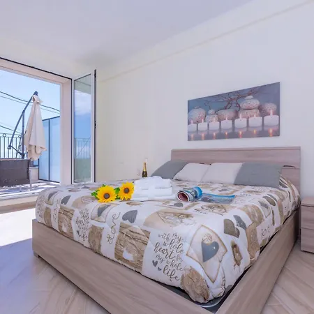 Serena 1 Amazing Sea View - Happy *