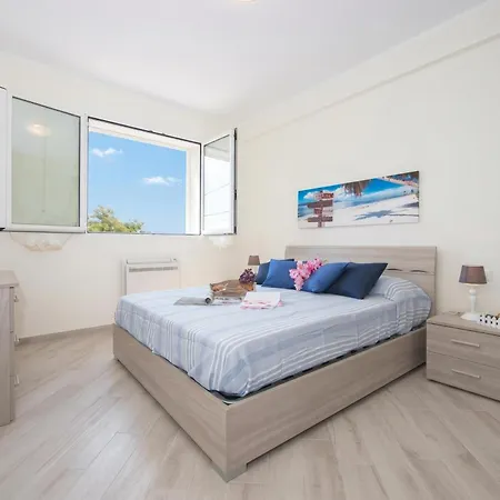 Serena 1 Amazing Sea View - Happy Apartment